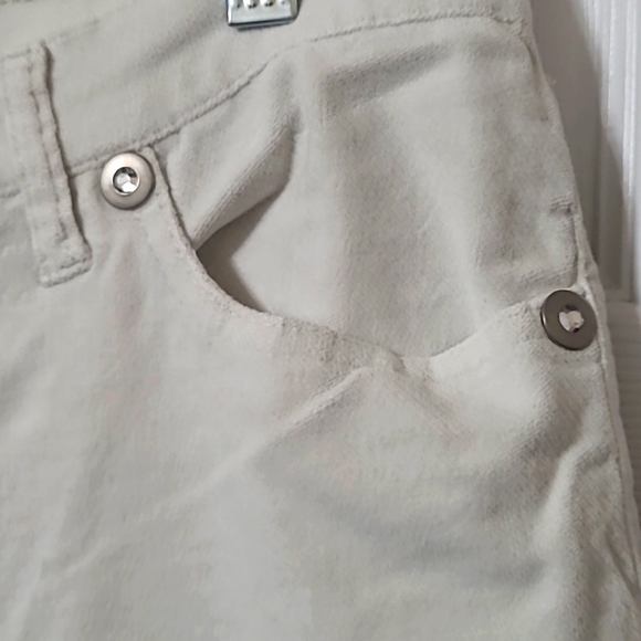 No Boundries White Soft Velvet Pants, Size 11 - Picture 4 of 12